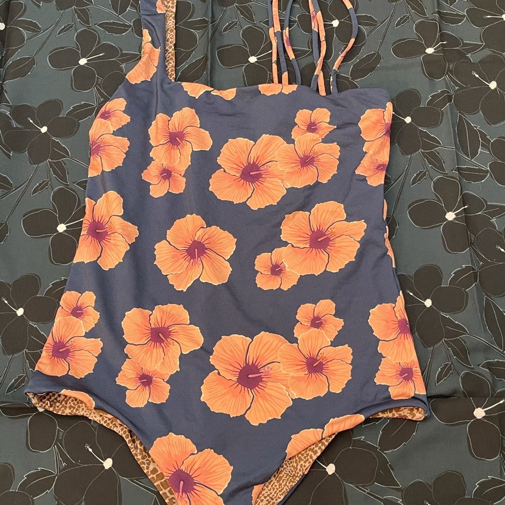 Acacia one piece